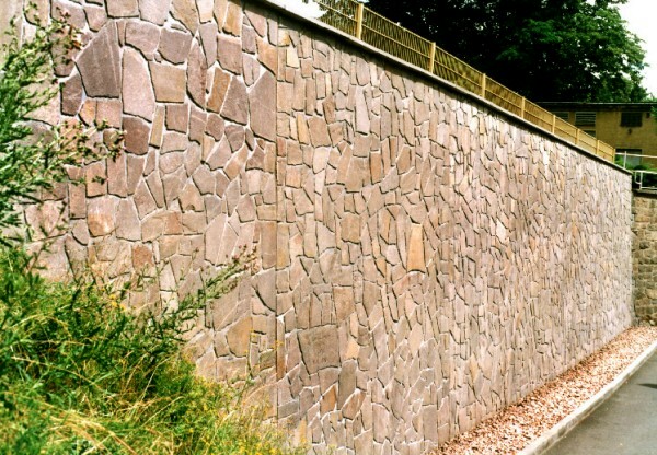 Stützmauer